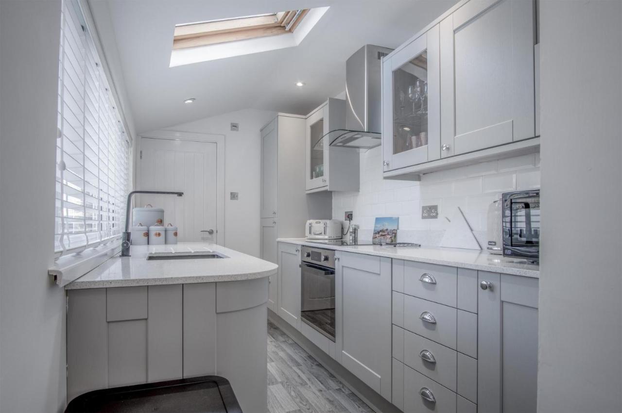 Hawtree Cottage - 2 Bedroom Cottage - Tenby Esterno foto